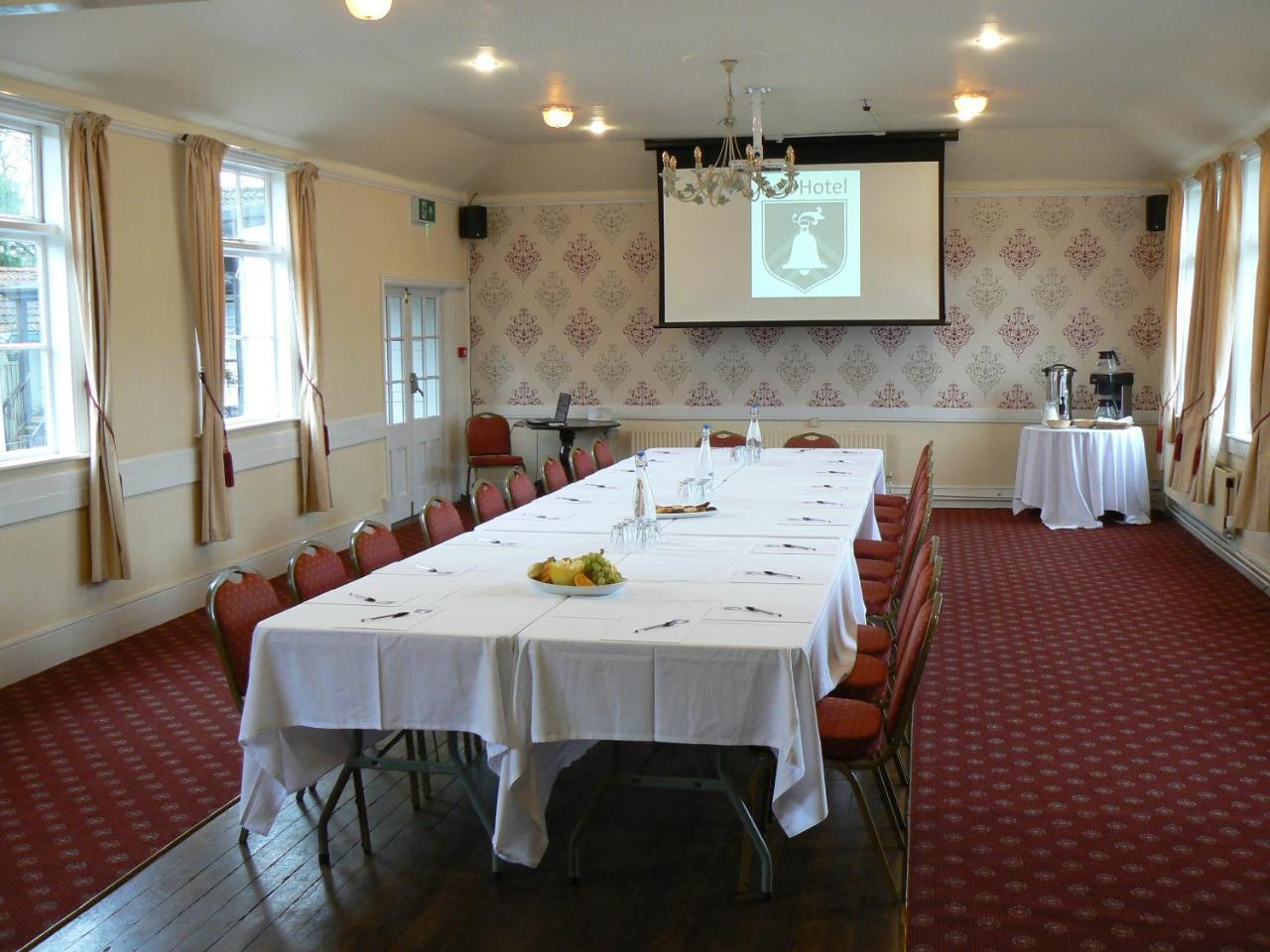 The Bell Hotel Clare Extérieur photo