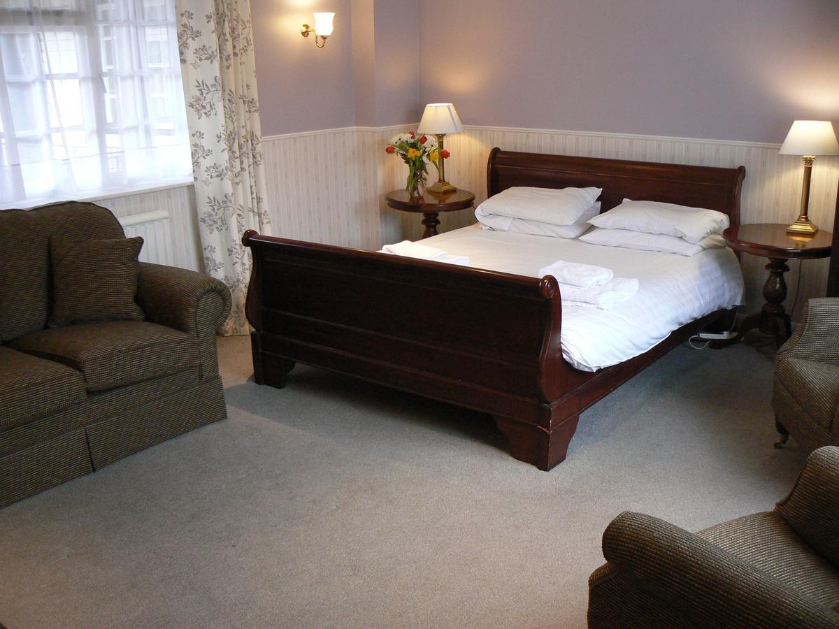 The Bell Hotel Clare Extérieur photo